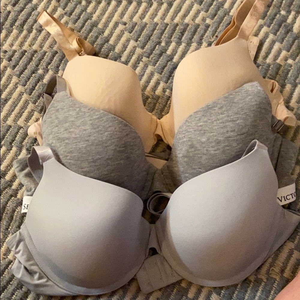 3 Victoria secret bras